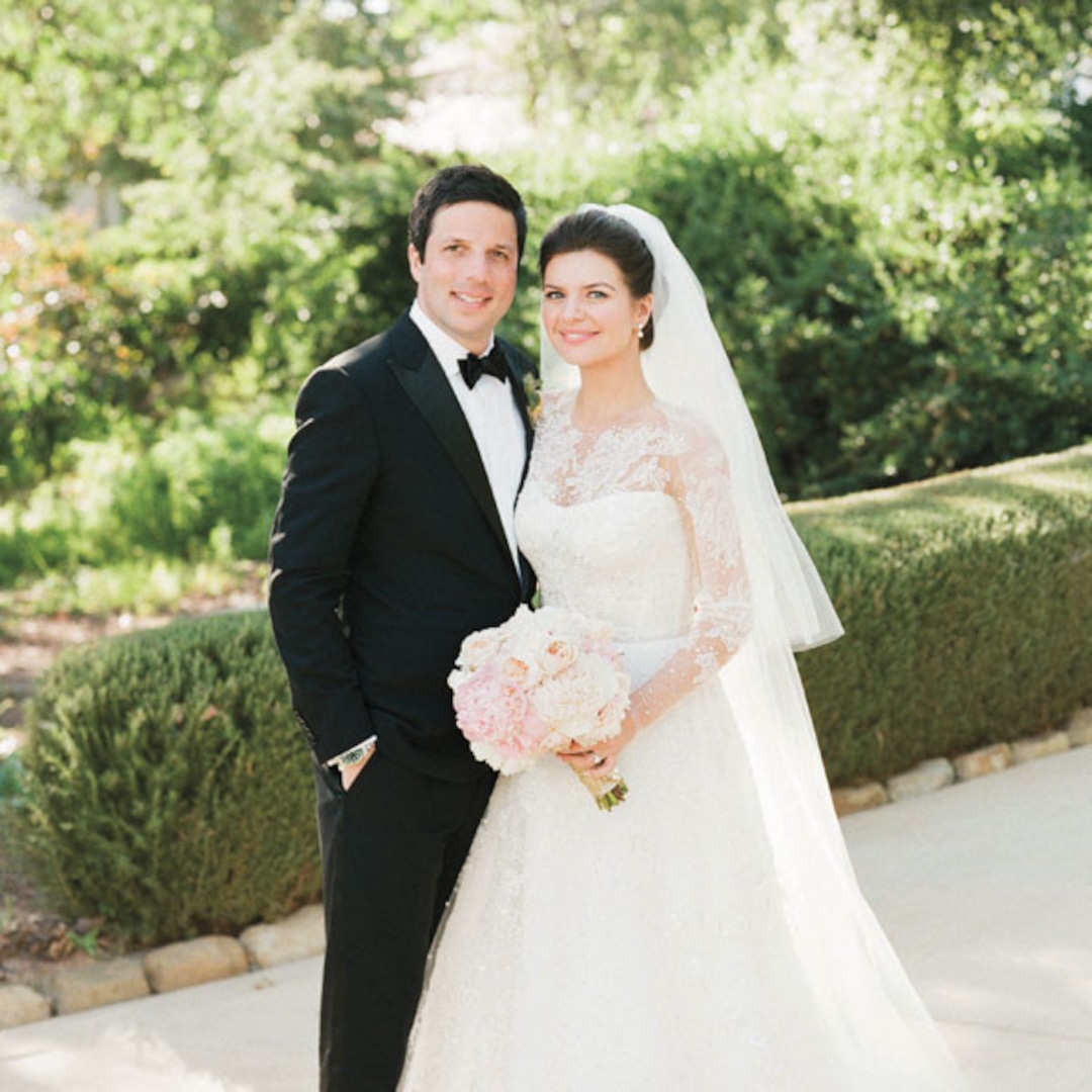 NeverBeforeSeen Photos From Casey Wilson's Wedding! E! Online UK